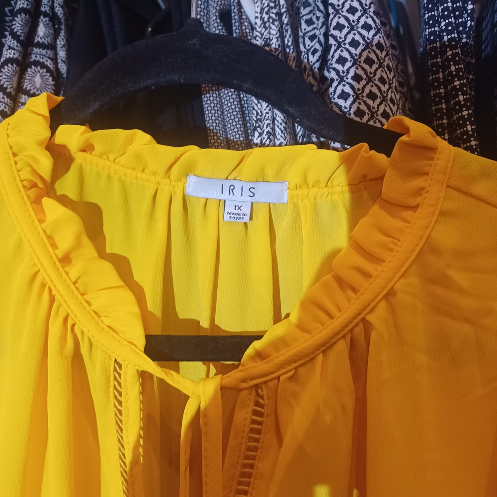 IRIS Women's Yellow Ruffled Top